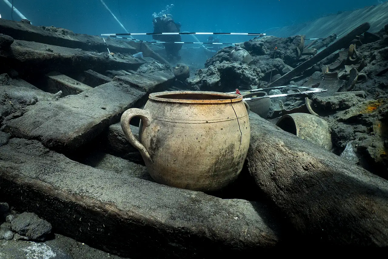 Datça açıklarındaki Osmanlı batığından 'bir müzeyi dolduracak kadar eser' çıktı