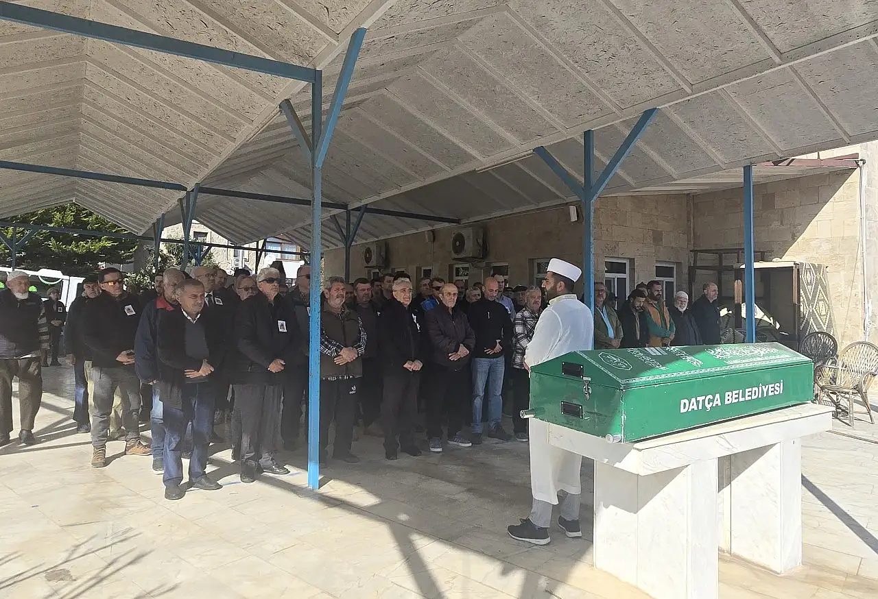 Ressam Oğuz Tığlı'nın cenazesi Datça'da toprağa verildi