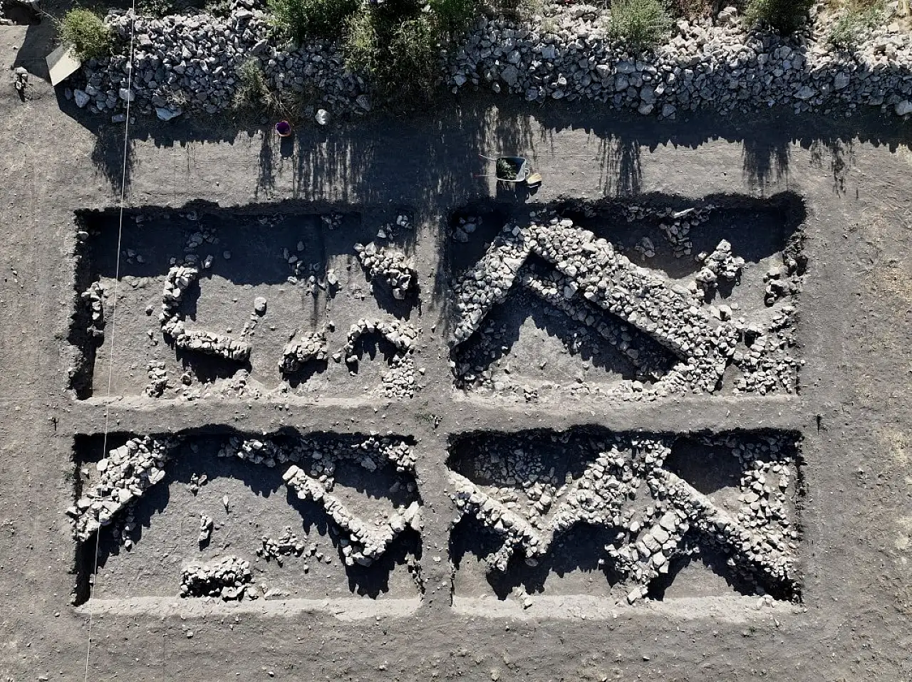 Çaltılar Höyük'teki kazı çalışması, 5300 yıl öncesi yaşama ışık tutuyor