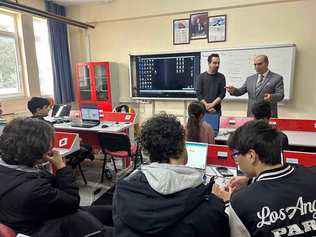 Datça'da öğrenciler teknoloji etkinliğine katıldı