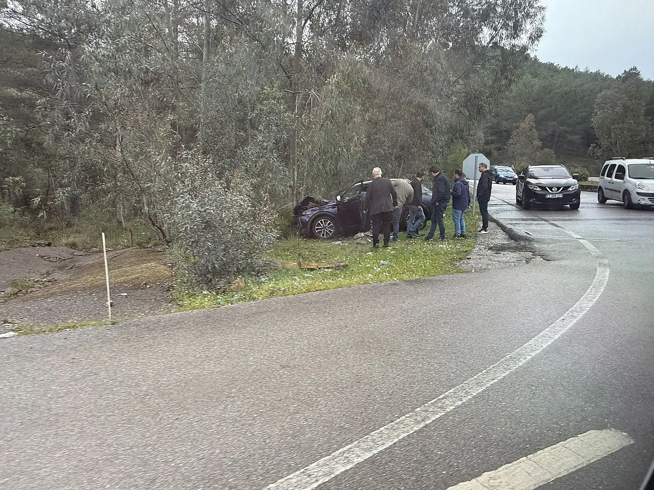 Dalaman'da iki otomobilin çarpıştığı kazada 1 kişi yaralandı