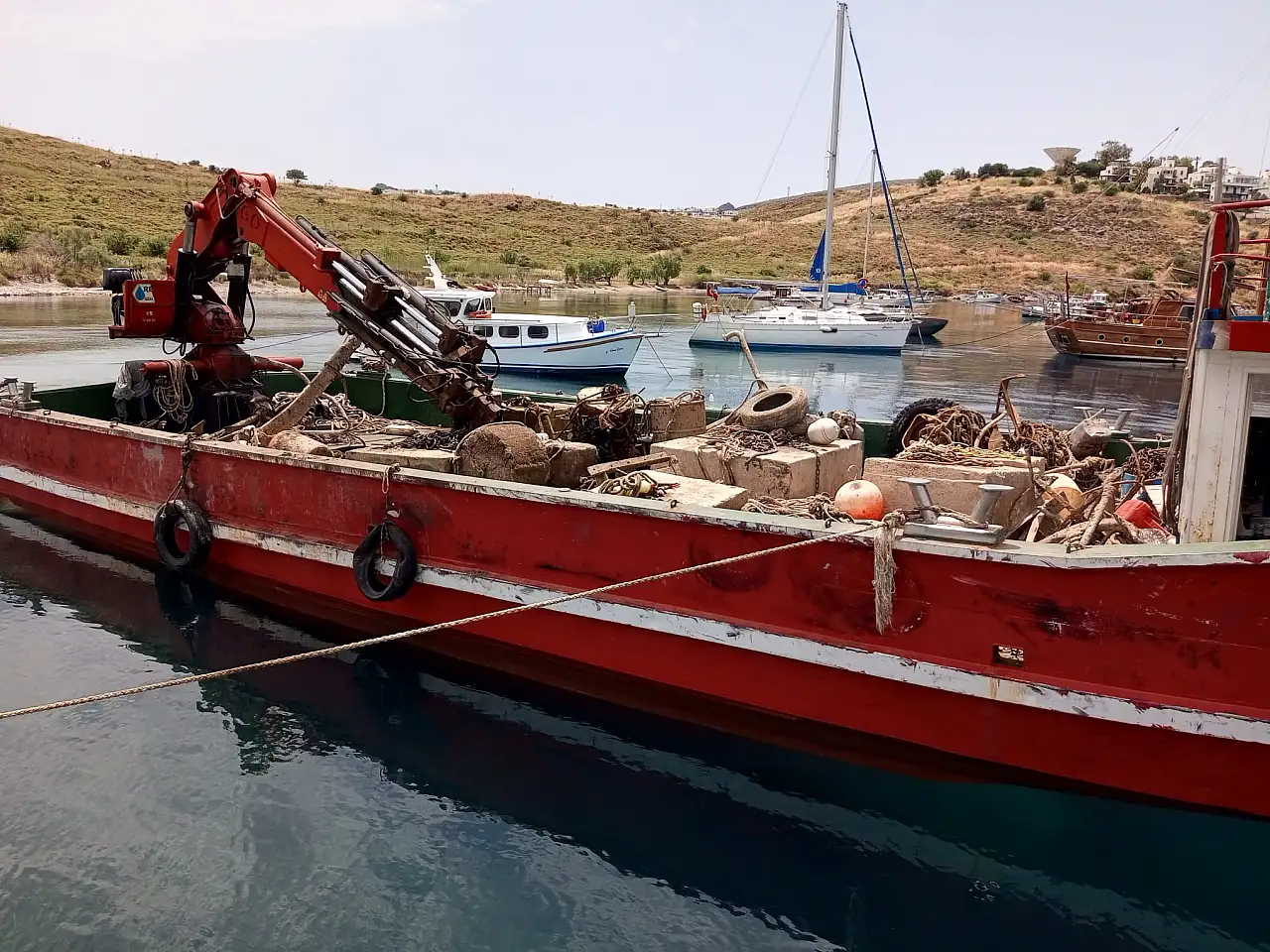 Bodrum'da deniz dibinden 20 ton atık çıkarıldı