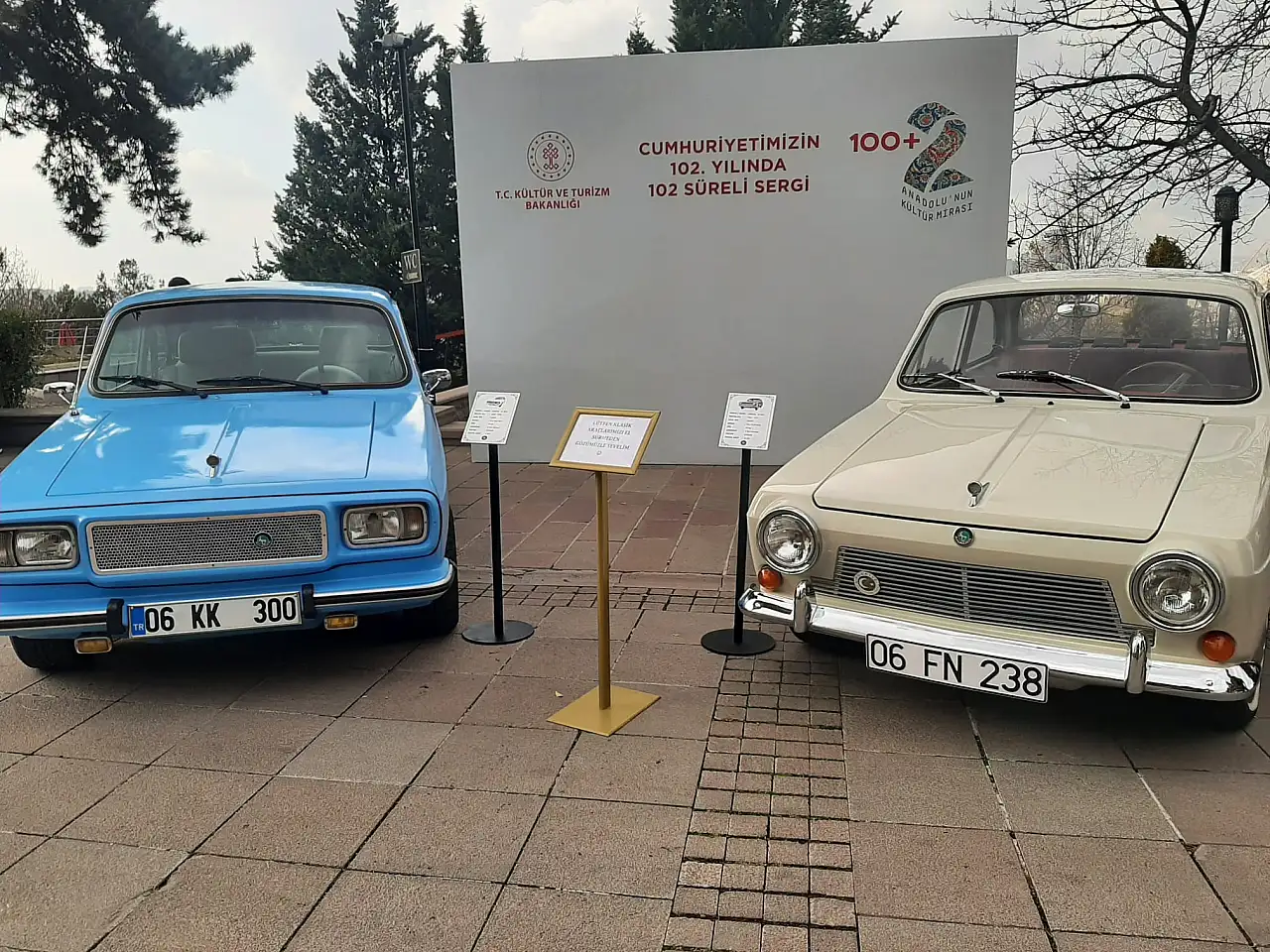 Anadol araçlarının sergilendiği 'Anadol'un Doğuşu Sergisi' ziyarete açıldı