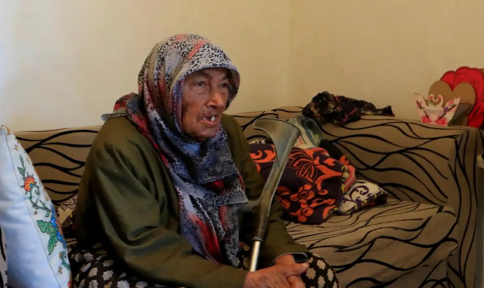 Evinin kapısını açtığı 20 yıllık arkadaşı evden elektrikli bisikleti alıp anneannesini bırakarak ortadan kayboldu