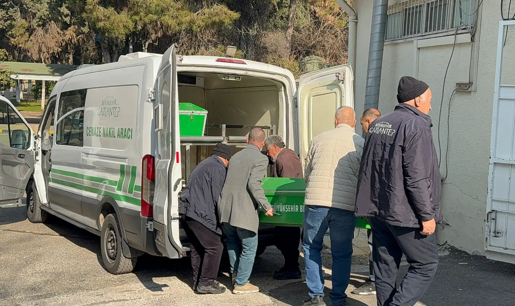 Parkta vurulan kadın kurtarılamadı, katil zanlısının 'annenizi öldüreceğim' dediği ortaya çıktı