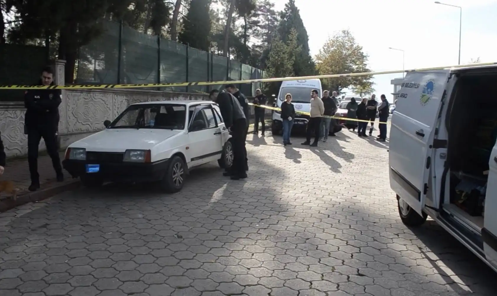 Park halindeki araçta ölü bulundu