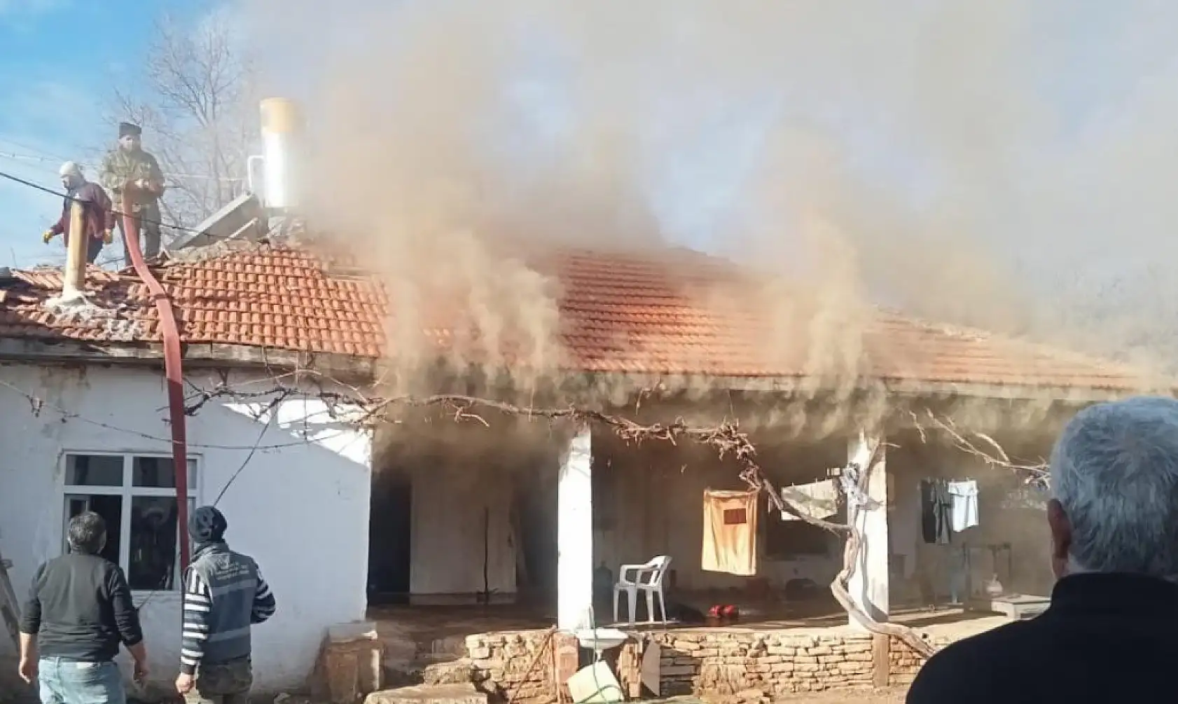 Tüp patlaması sonucu çıkan yangında karı koca yaralandı