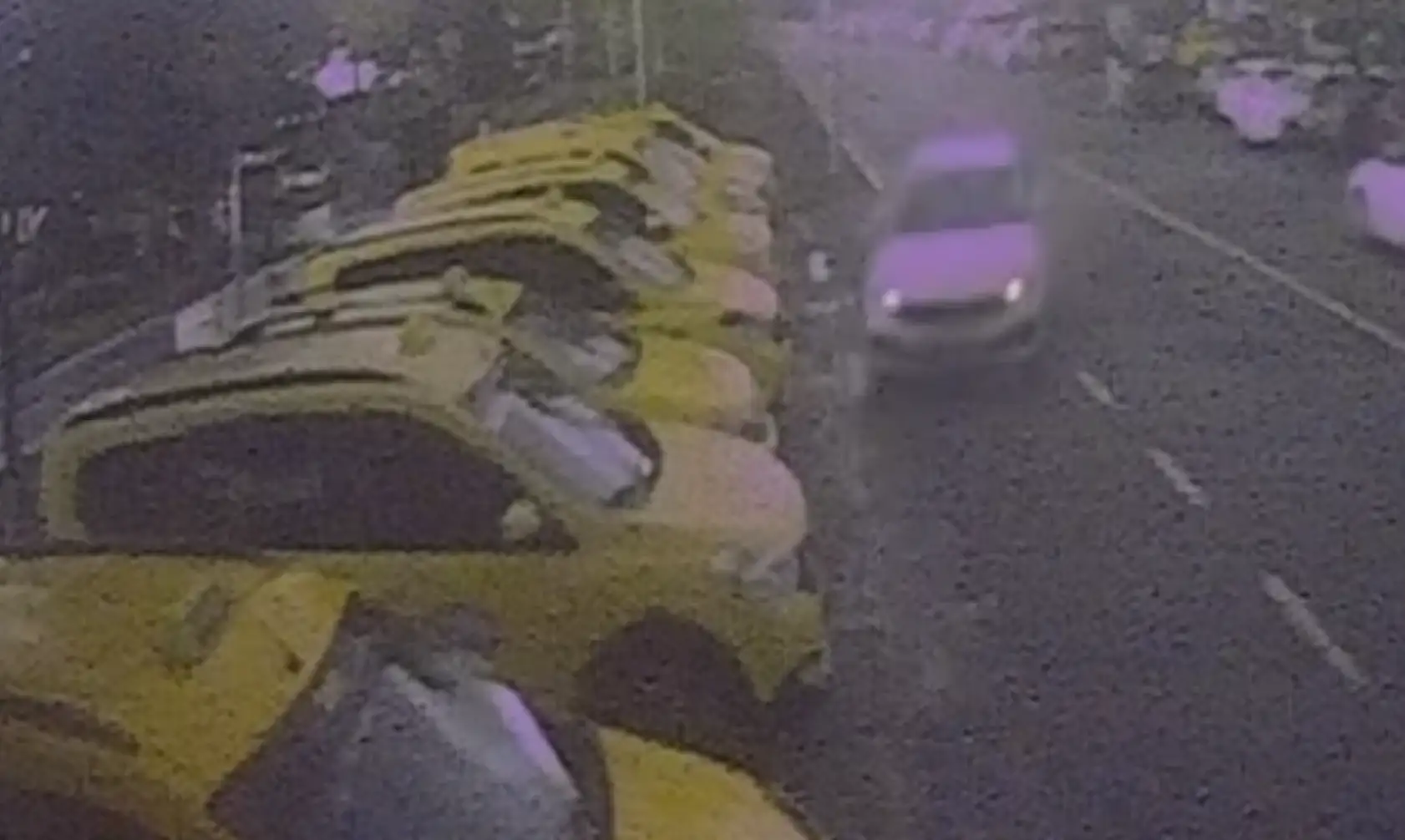 Fethiye'de otomobil sürücüsü park halindeki 3 taksiye birden çarptı!