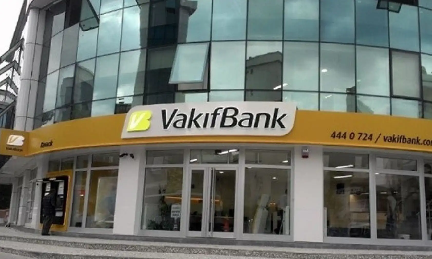 Vakıfbank 20 Maaşınıza Kadar Faizsiz Kredi İmkanı Sunacak! Başvurular Yapılmaya Başladı!