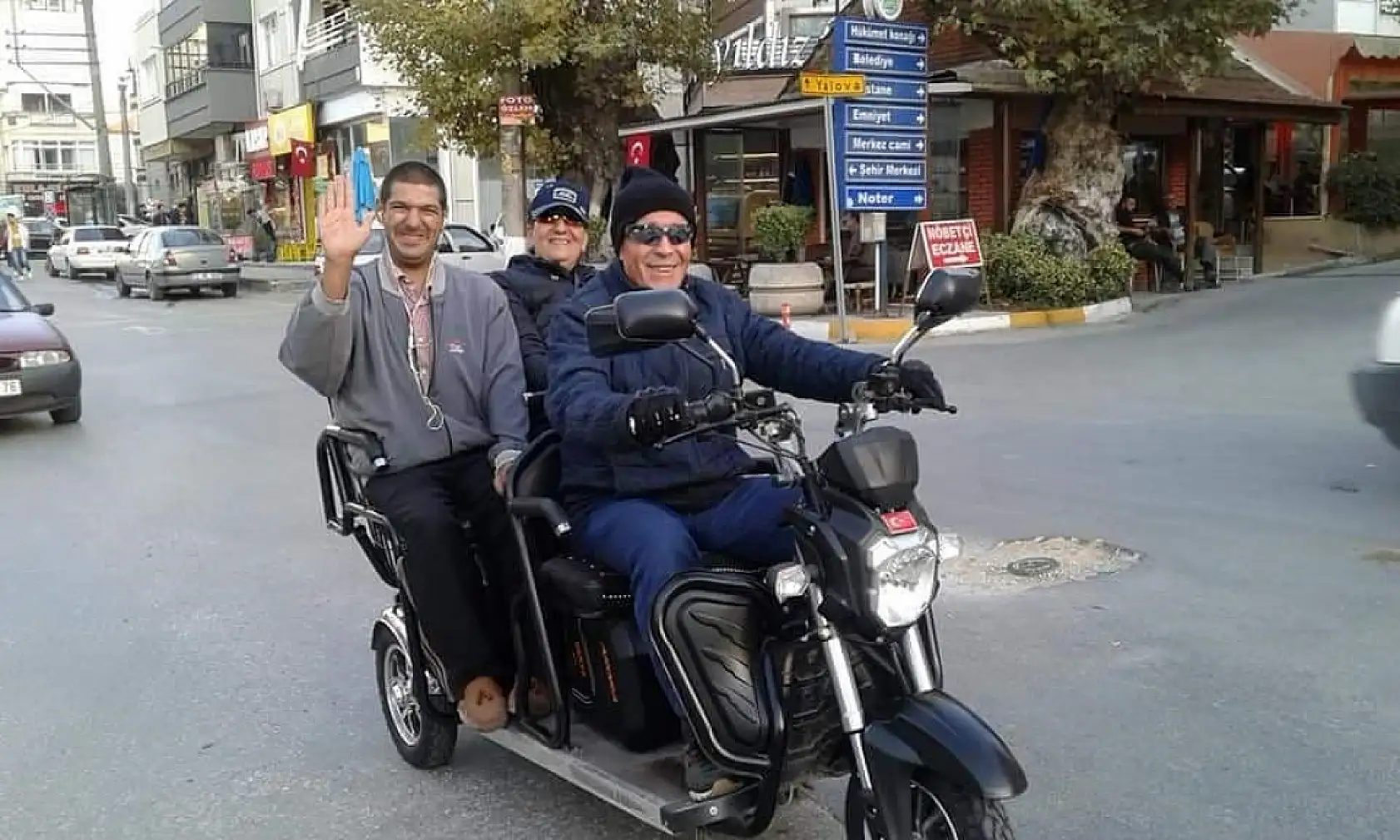 Çöp evde yangın: Karı-koca öldü, oğulları ağır yaralı