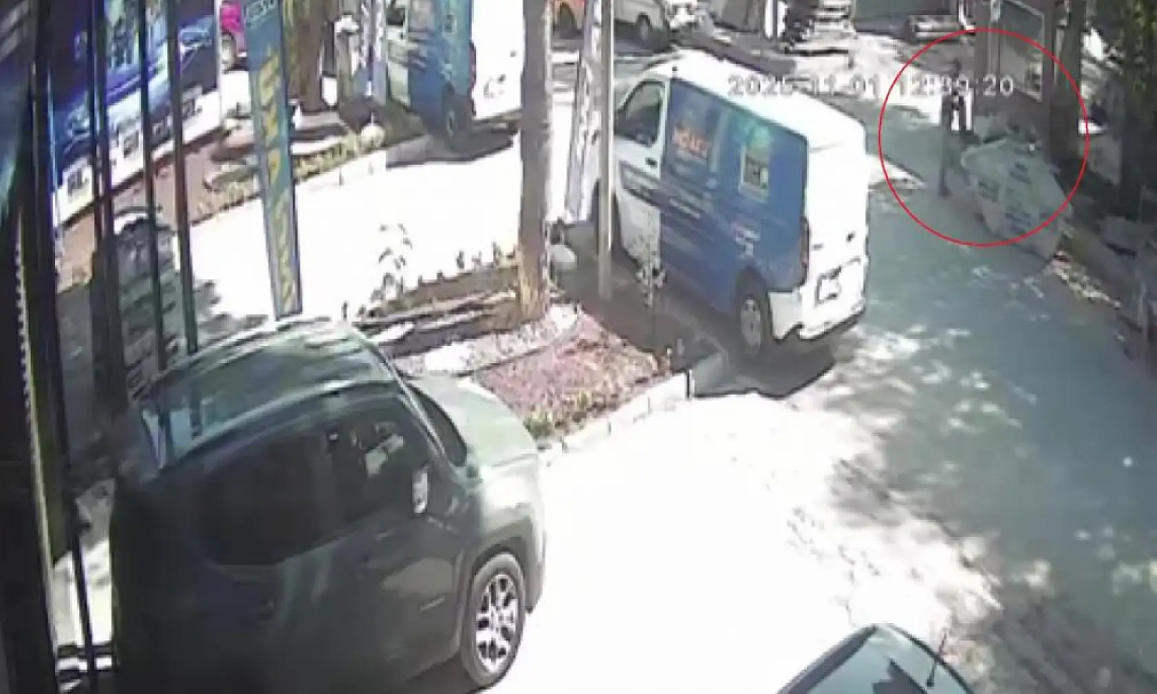 Atık toplayıcıların çöp kavgasında kan aktı: 'Vergisini ödüyorum' deyip elinden bıçakladı