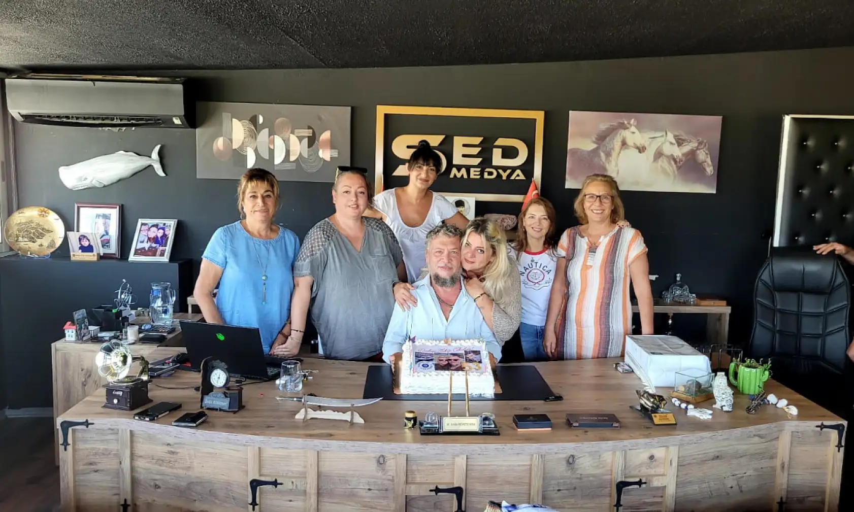 Seda Köktener'e Sürpriz Doğum Günü Kutlaması