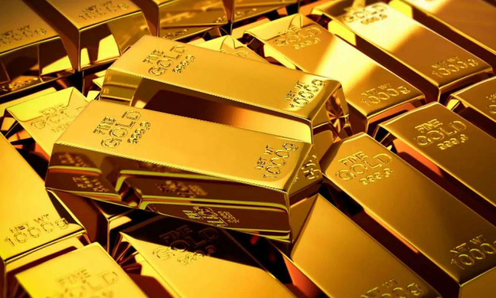 Altın zirveye tırmanmaya devam ediyor