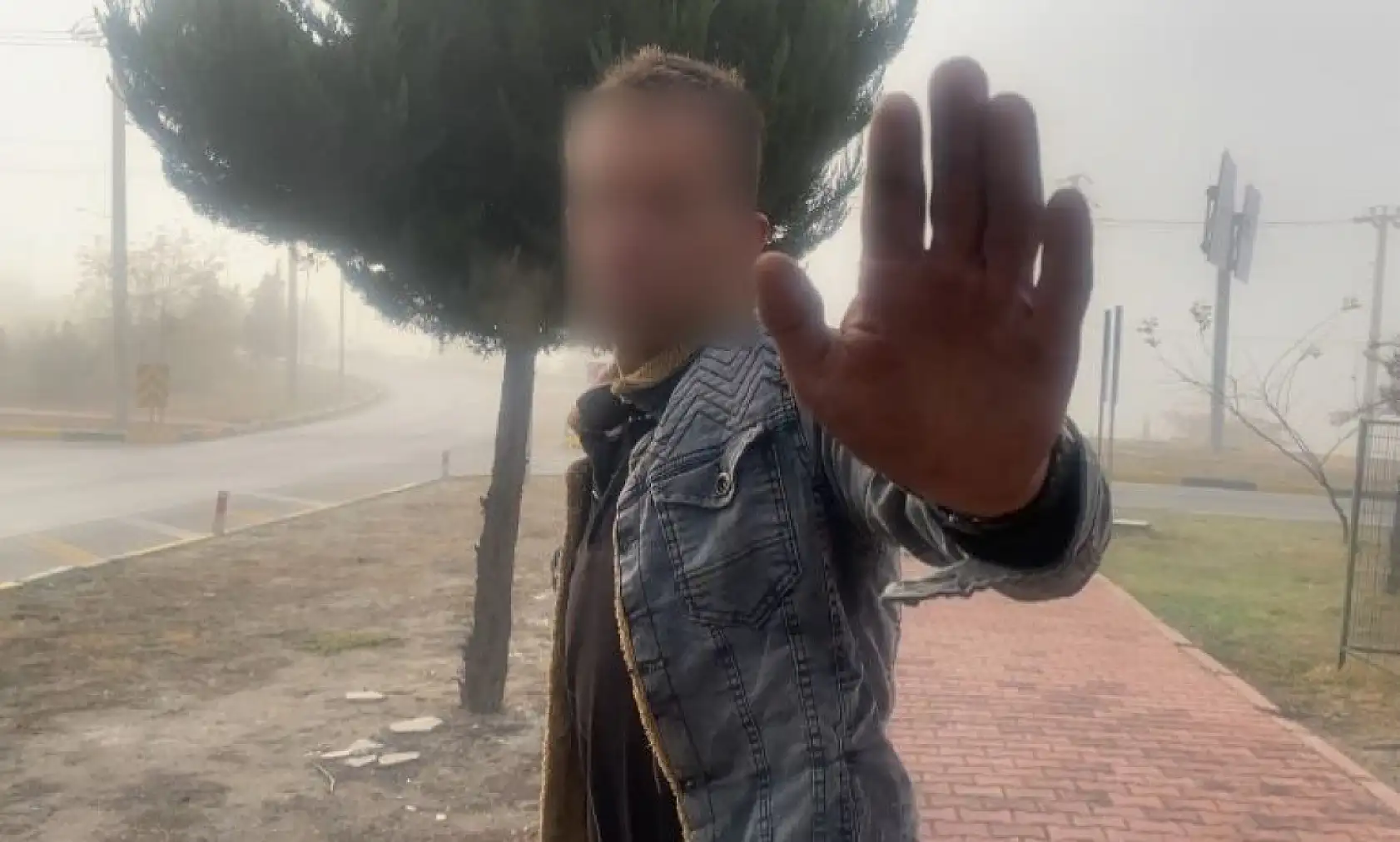 Burdur-Antalya Yolu'nda Ters Yönde Giden Kamyon Bir Araca Zarar Verdi