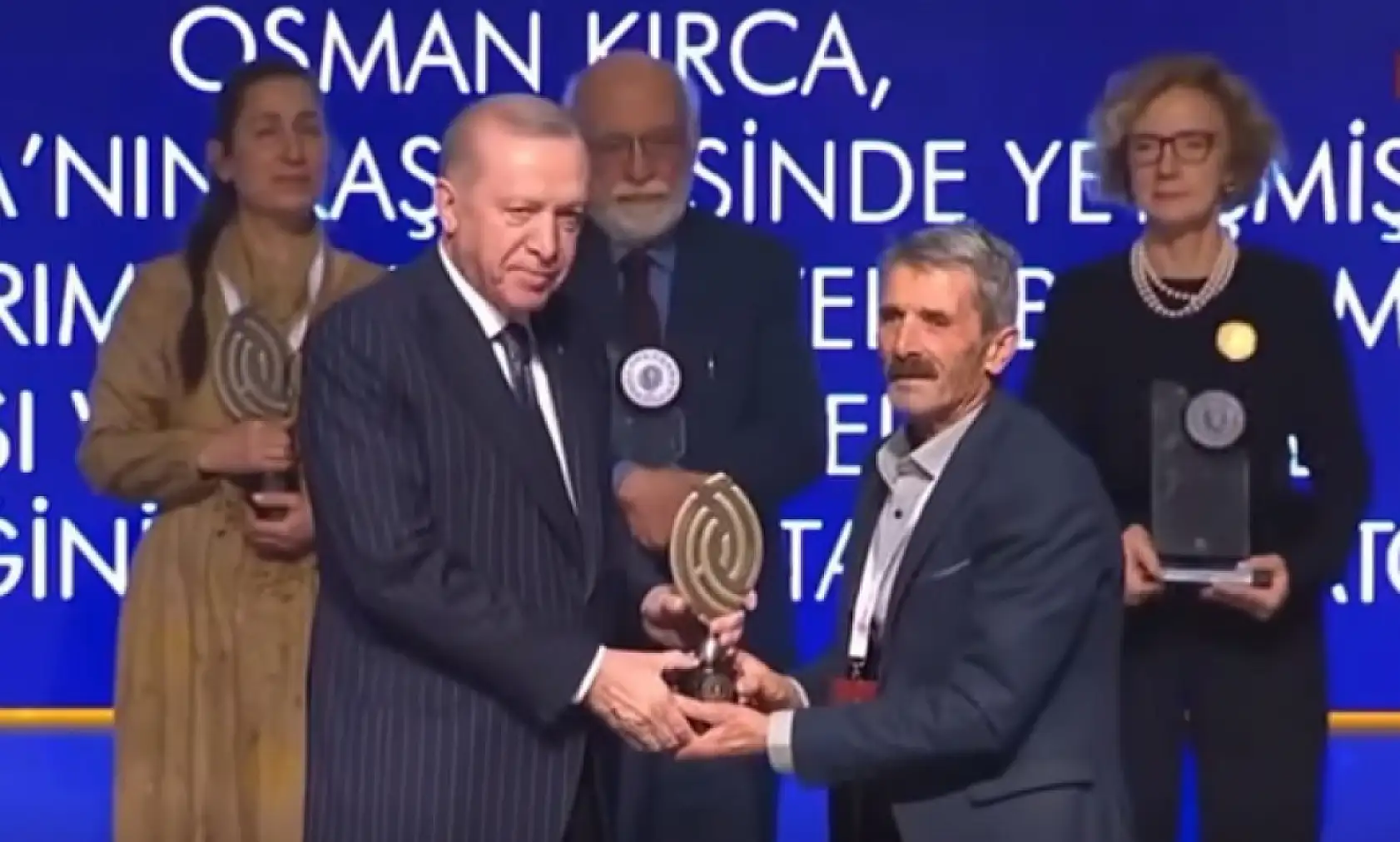 Kaşlı Üç Telli Cura Ustası Osman Kırca'ya 'Yaşayan İnsan Hazinesi' Onuru