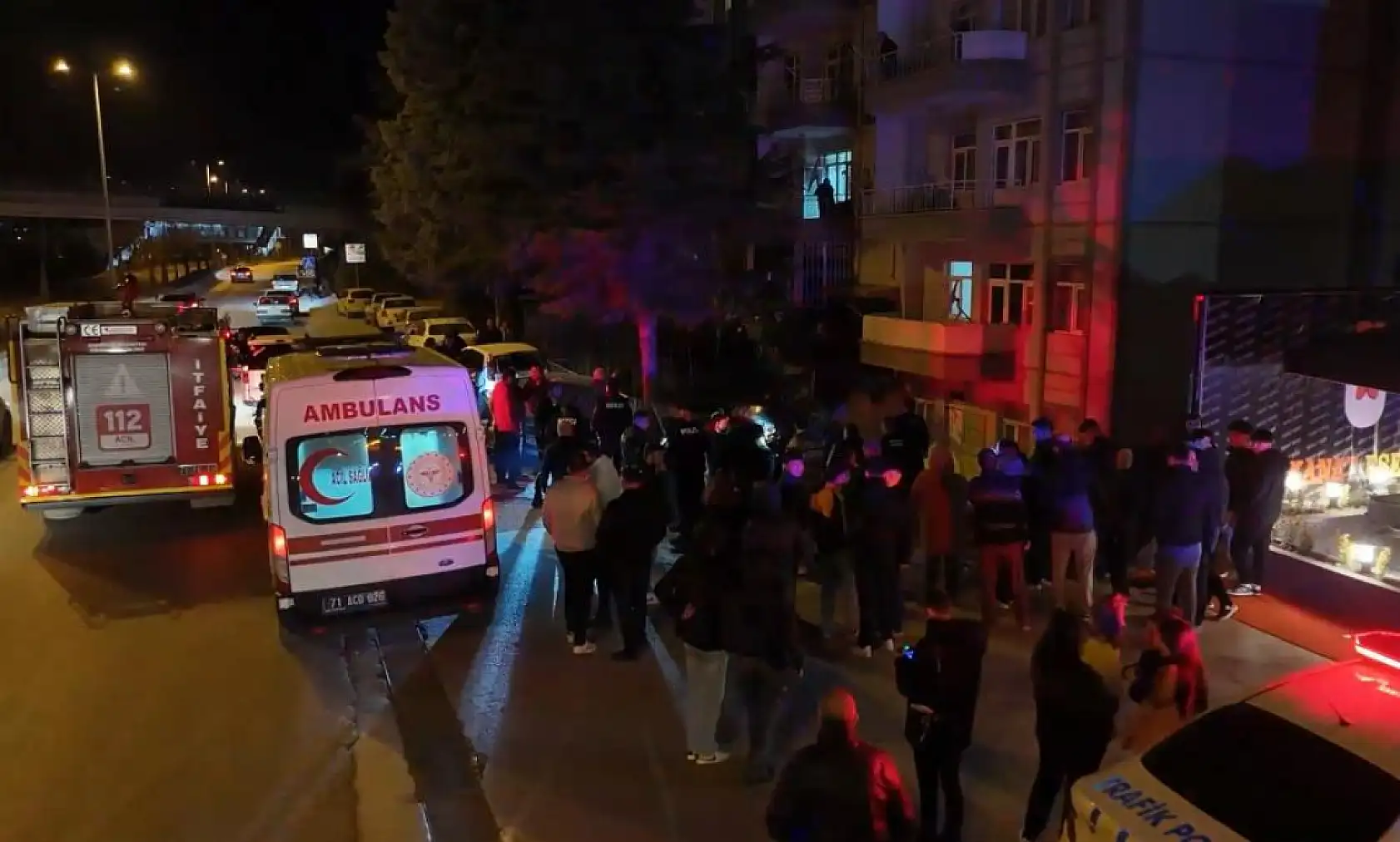 Kimisi kamyon devrildi sandı, kimisi de deprem: Gördükleri manzarayla şoke oldular