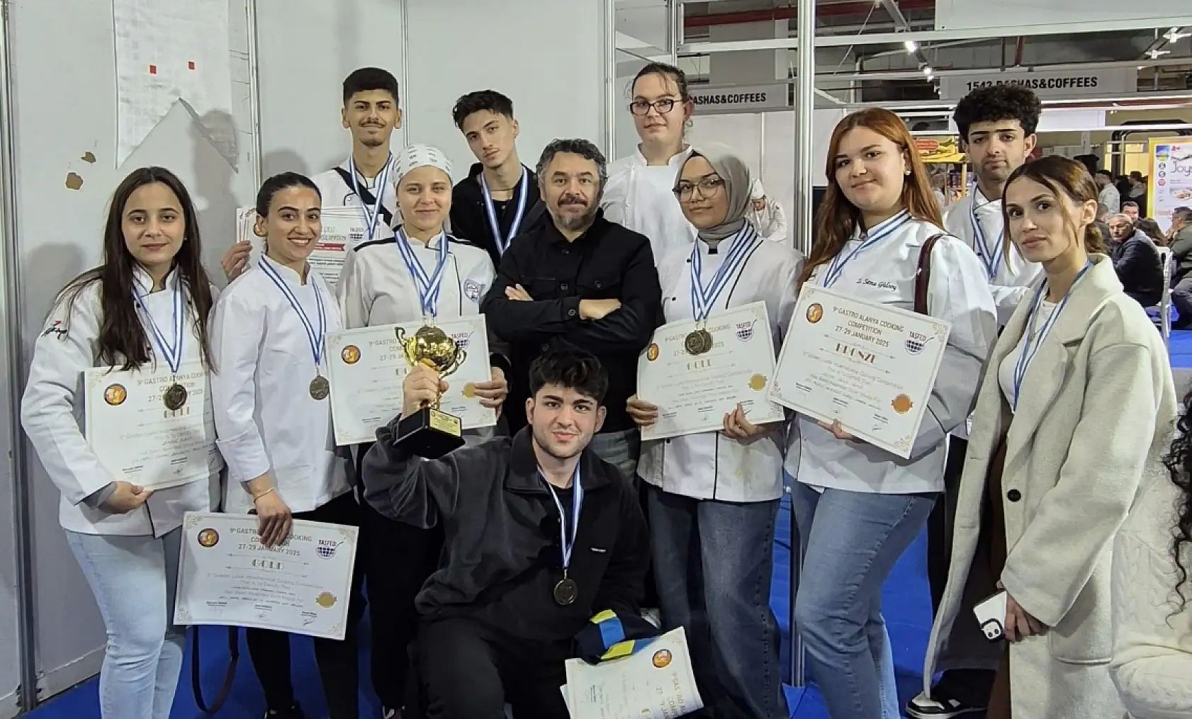 MSKÜ aşçılık ekibi, Antalya'dan iki kupa ile döndü