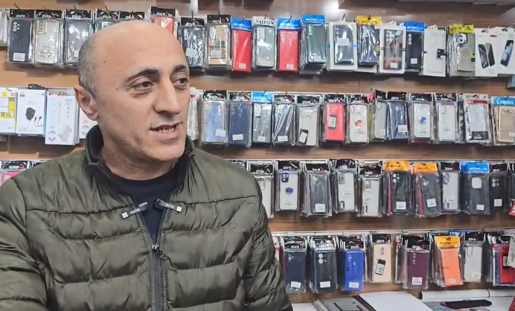 Tamir için getirilen cep telefonu bomba gibi patladı