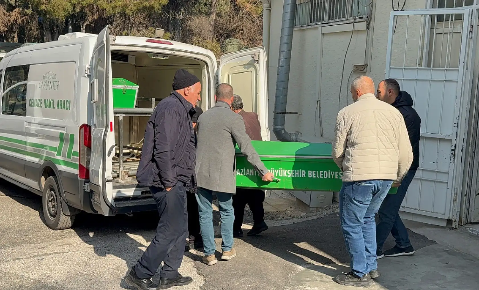 Parkta vurulan kadın kurtarılamadı, katil zanlısının 'annenizi öldüreceğim' dediği ortaya çıktı