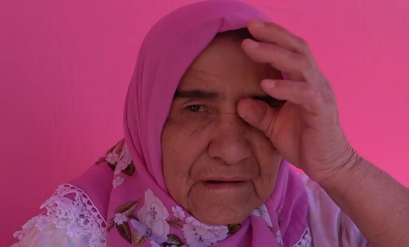 Pembe renk tutkusuyla bilinen 'Barbie Teyzesi' pembe evine mahkum kaldı