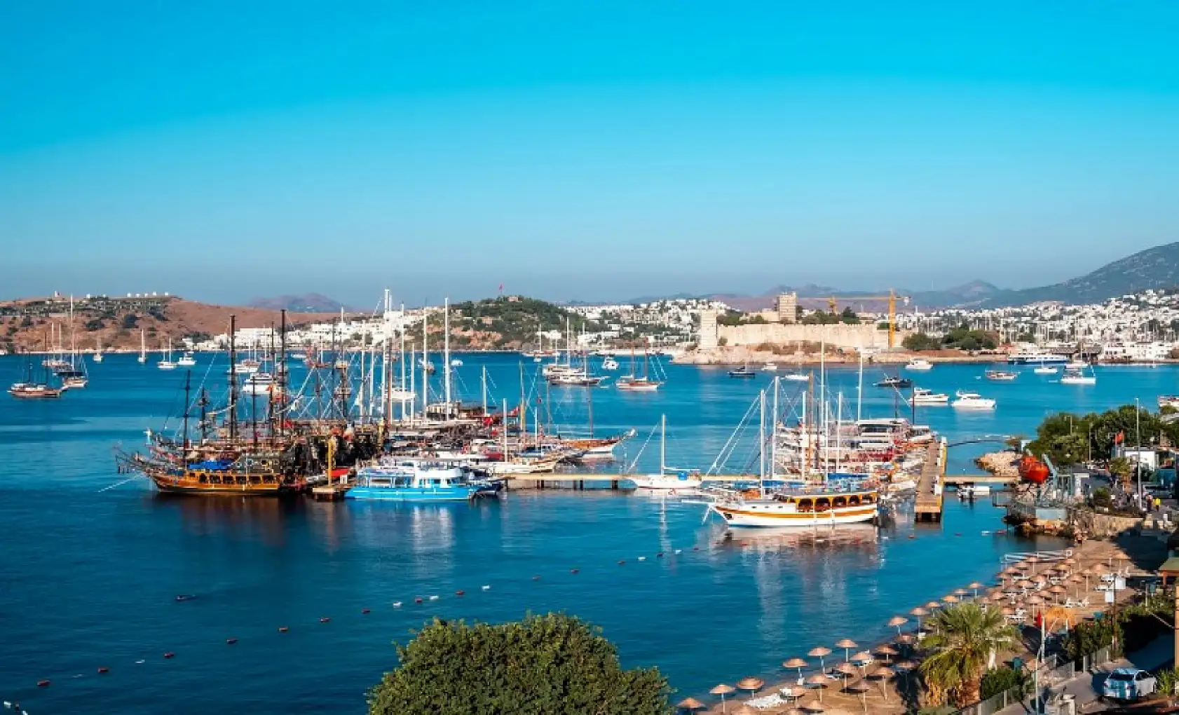 Akın akın geldiler! Kurban Bayramı'nda Bodrum'a 24 saatte 50 bin araç girdi