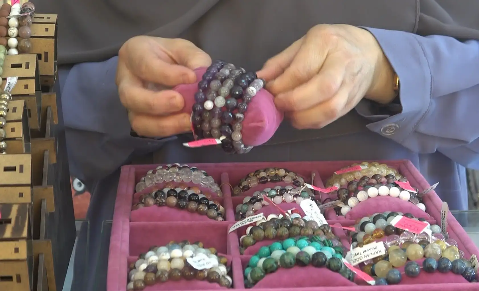 Hayalini gerçekleştirdi, kendi işinin patronu oldu: Kadın girişimcinin küçük dükkanında büyük azmi