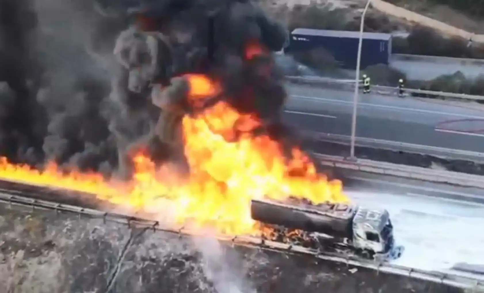 Mazot ve Benzin Yüklü Tanker Patladı