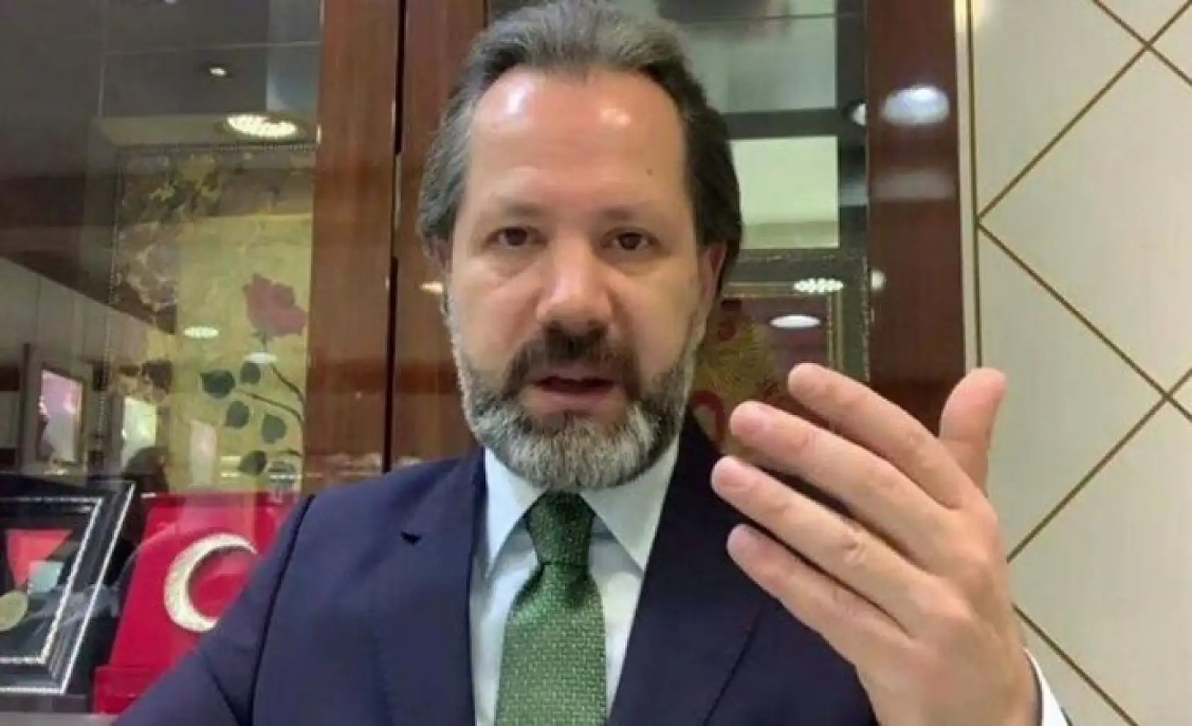 Altın ve para uzmanı İslam Memiş'ten uyarı: Altına yatırım yapanlar dikkat
