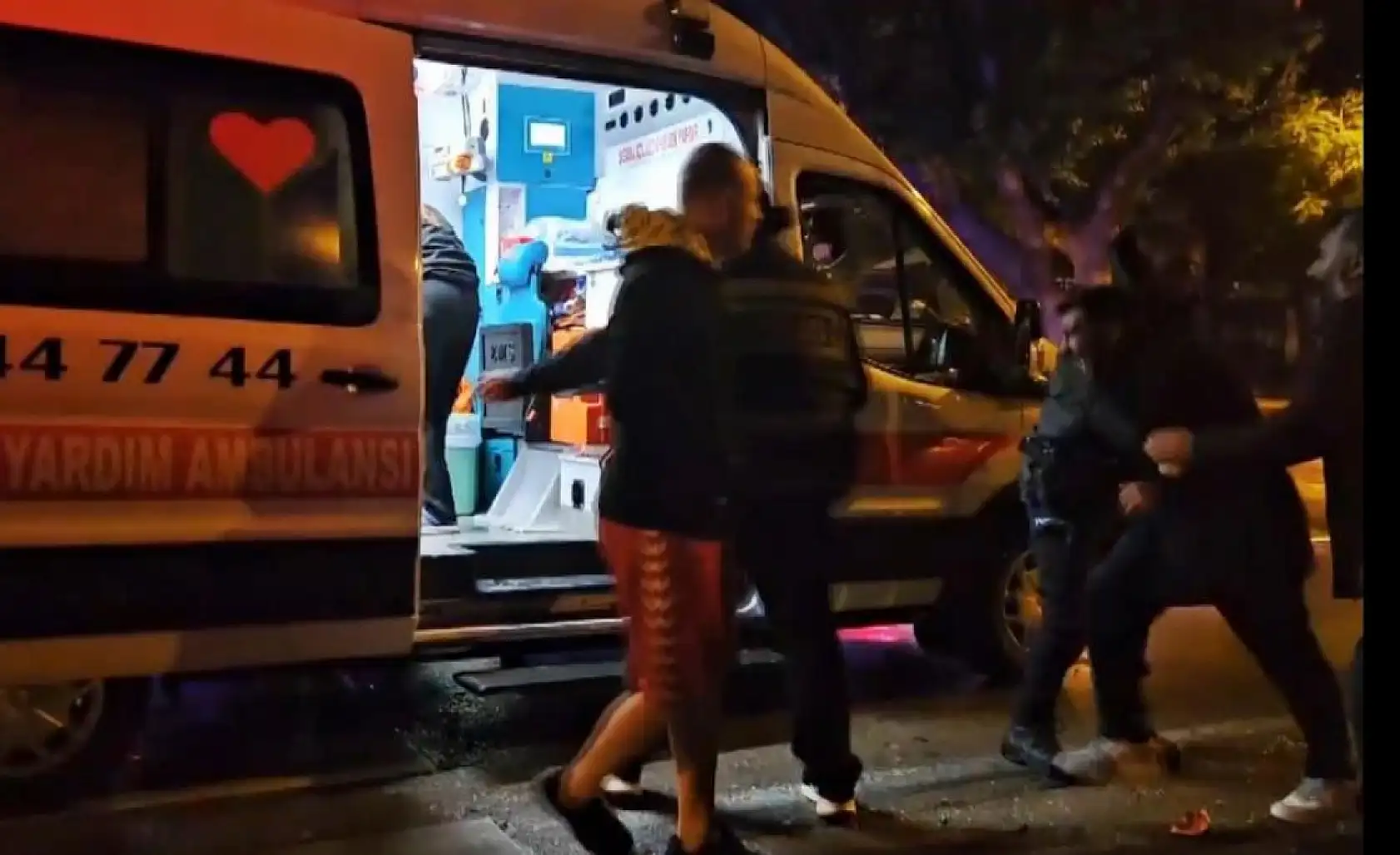 Takla atan araçtan gençler yola savruldu, arkadaşı 'Onlara bir şey olmasın ben öleyim' diye ağladı