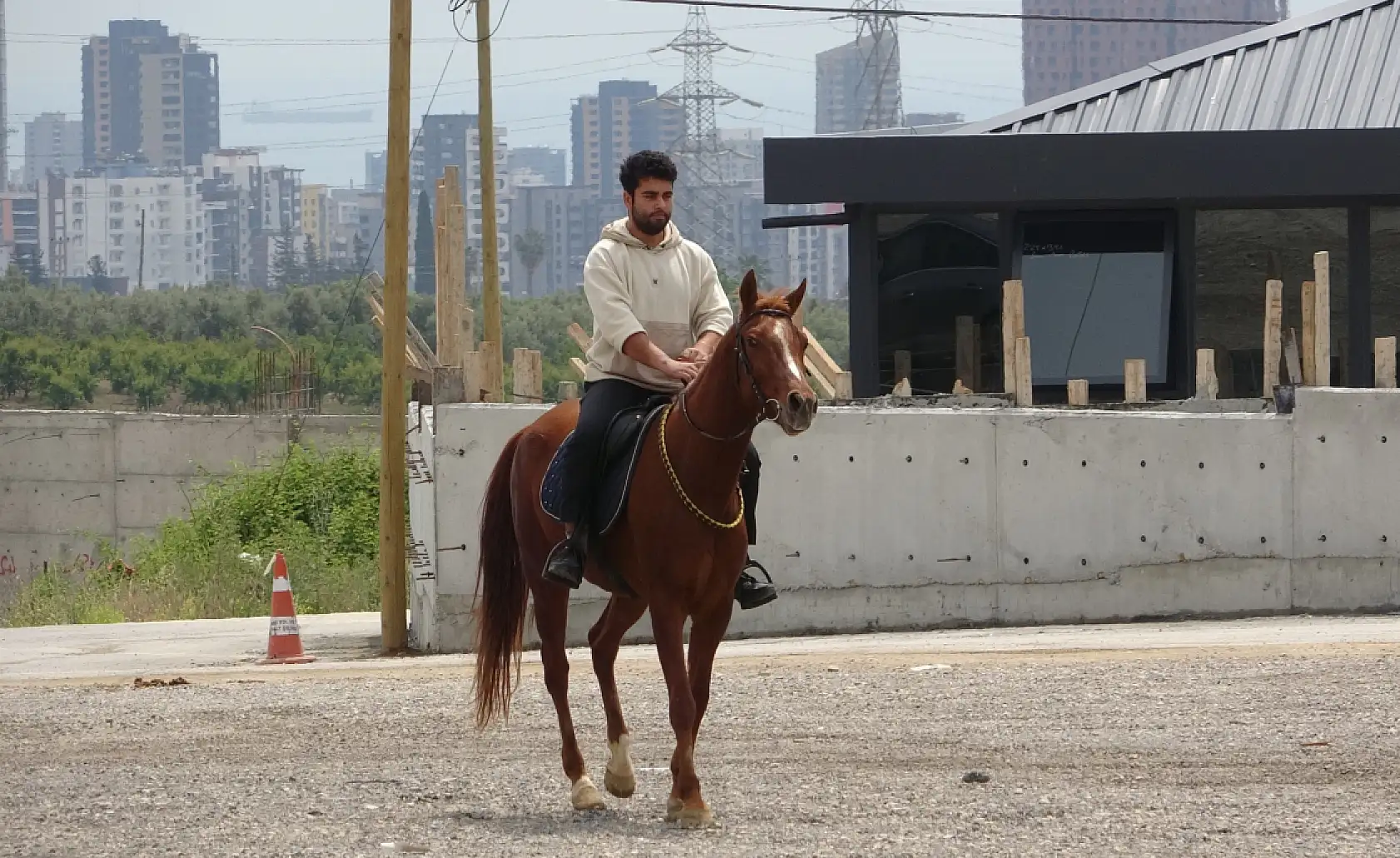Atla markete giderken 'alkollü araç kullanmak'tan ceza yedi