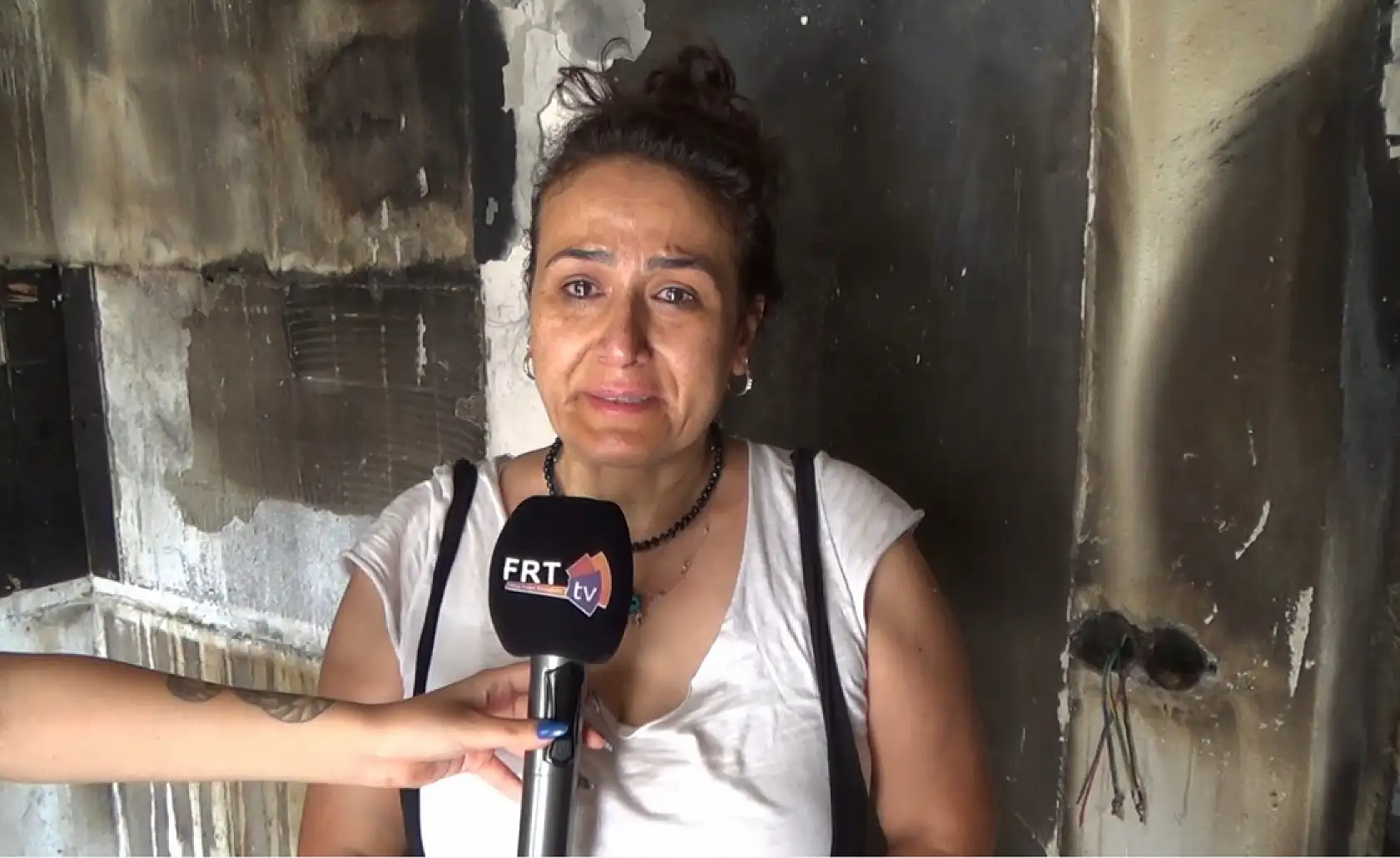 Fethiye'de evi yanan Raziye Hanım yetkililerden yardım istiyor