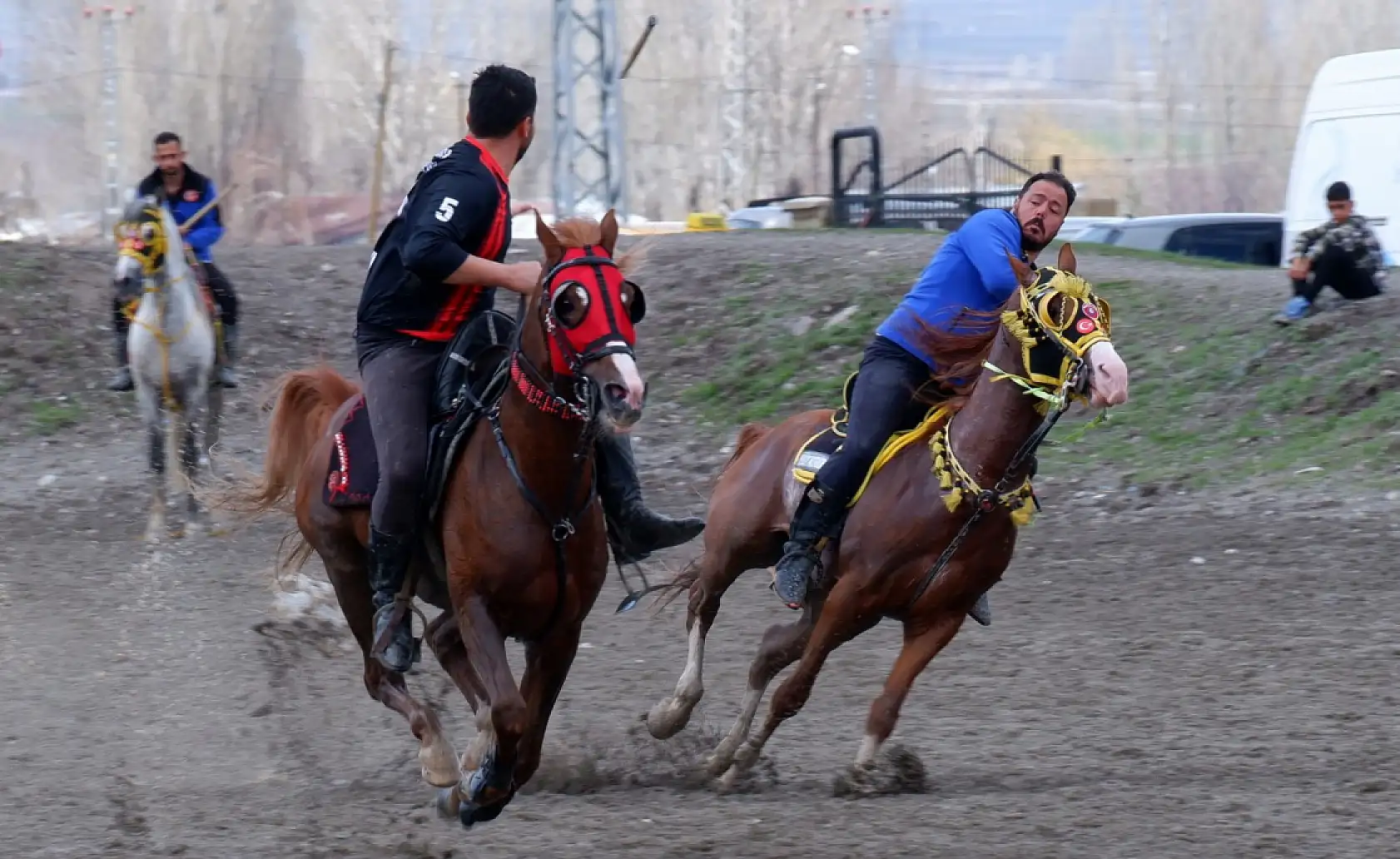 Cirit nefes kesti! Sahada hem rekabet hem gelenek vardı