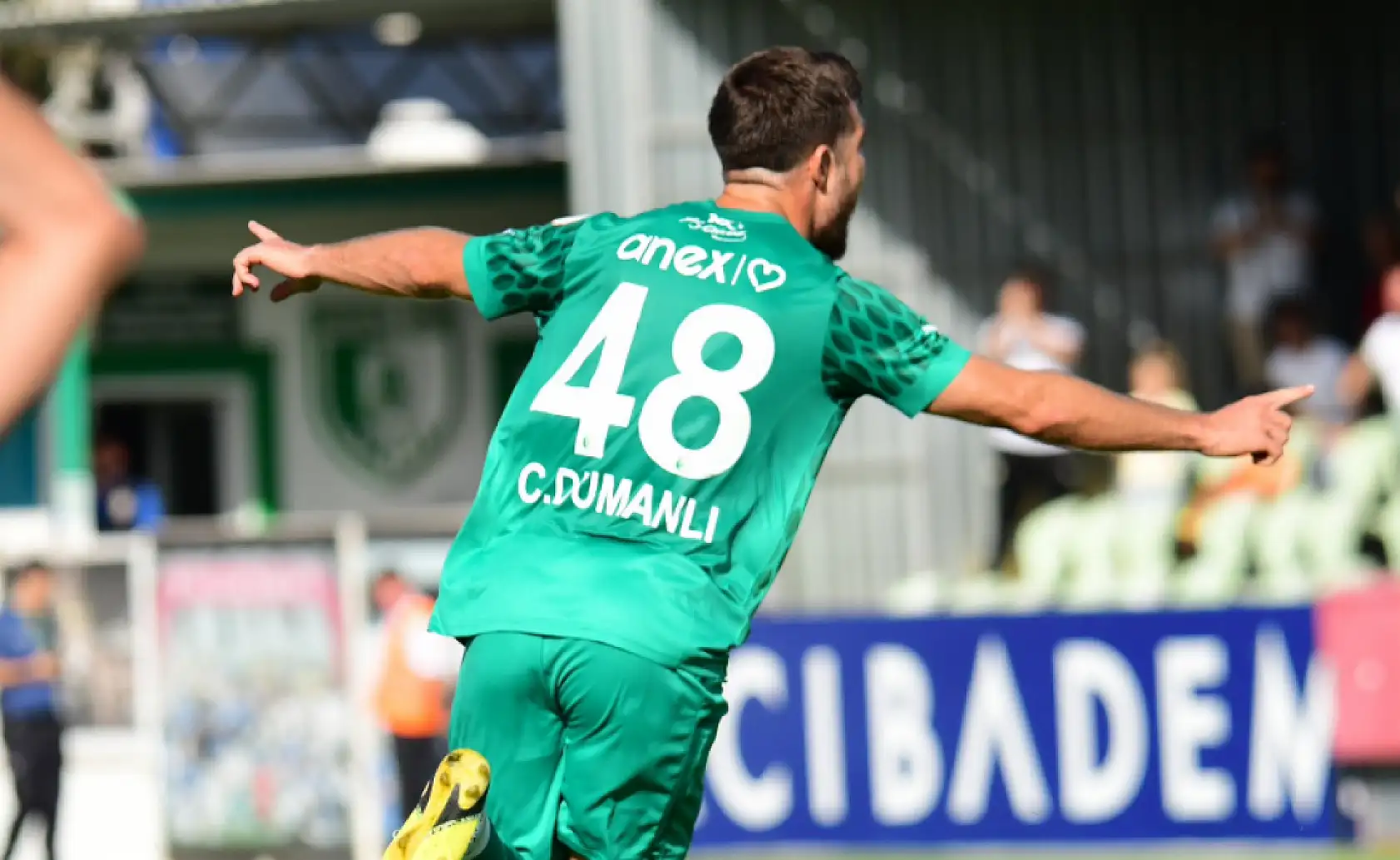 Bodrum FK'nın yıldız oyuncusu Celal Dumanlı sakatlandı