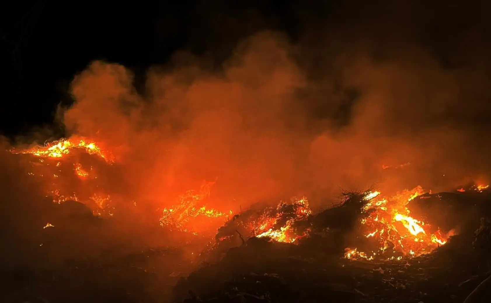 Yatağan'da çöplük yangını