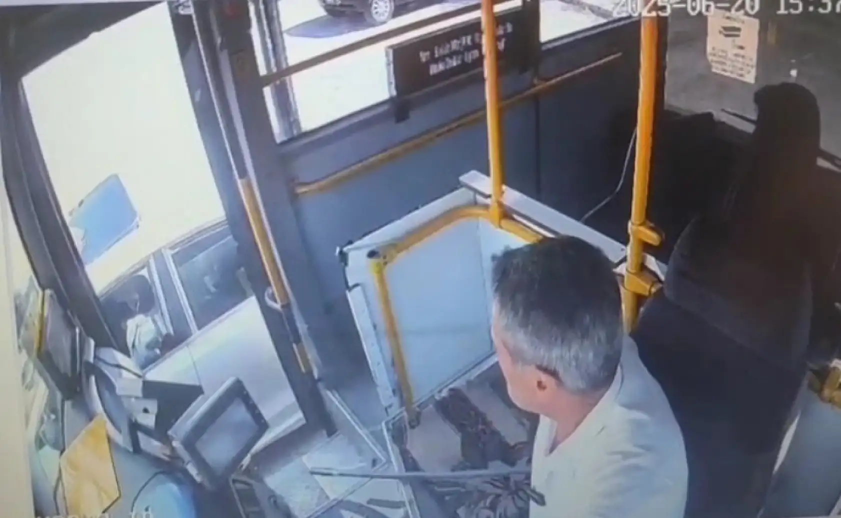 Otobüs şoförüne silahla saldıran şüpheli yakalandı
