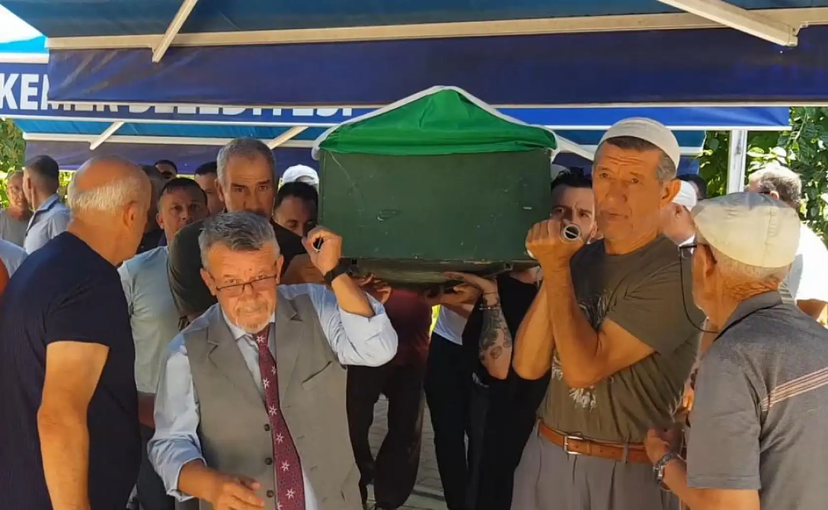 Kocasına 'bu çocuk bizi öldürecek' dedi, 1 saat sonra öldü