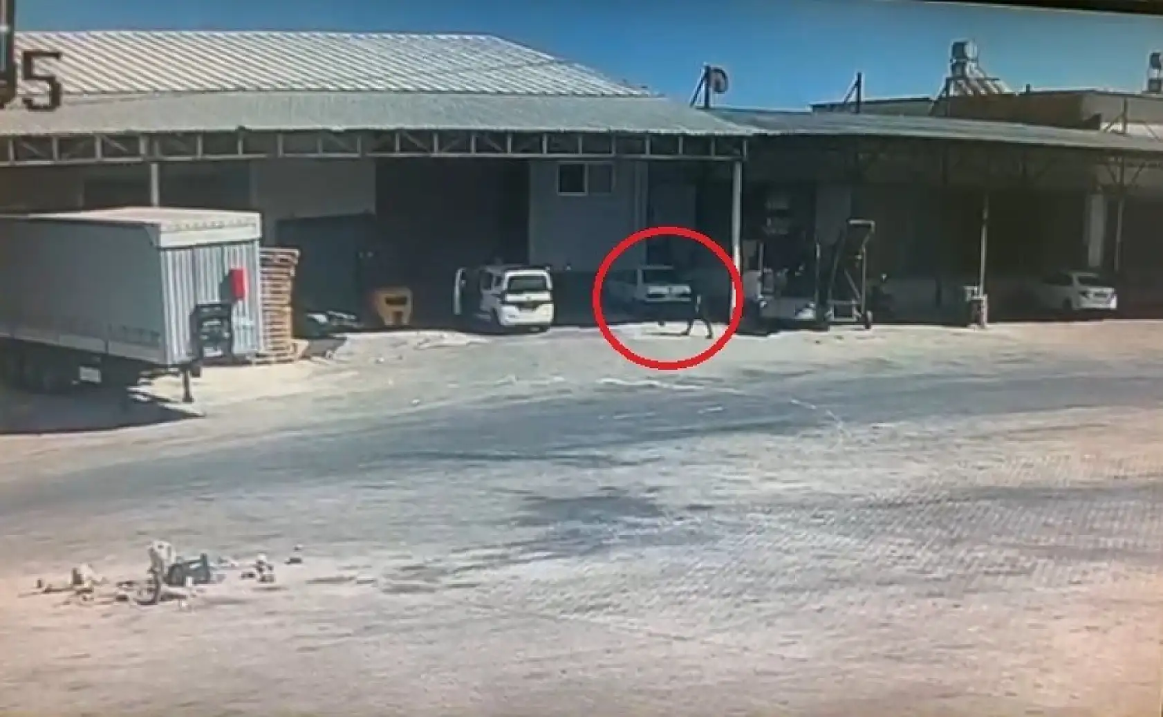 Antalya'da 1 kişinin ölümü 3 kişinin yaralandığı toptancı halindeki patlamada işletme sahibi tutuklandı