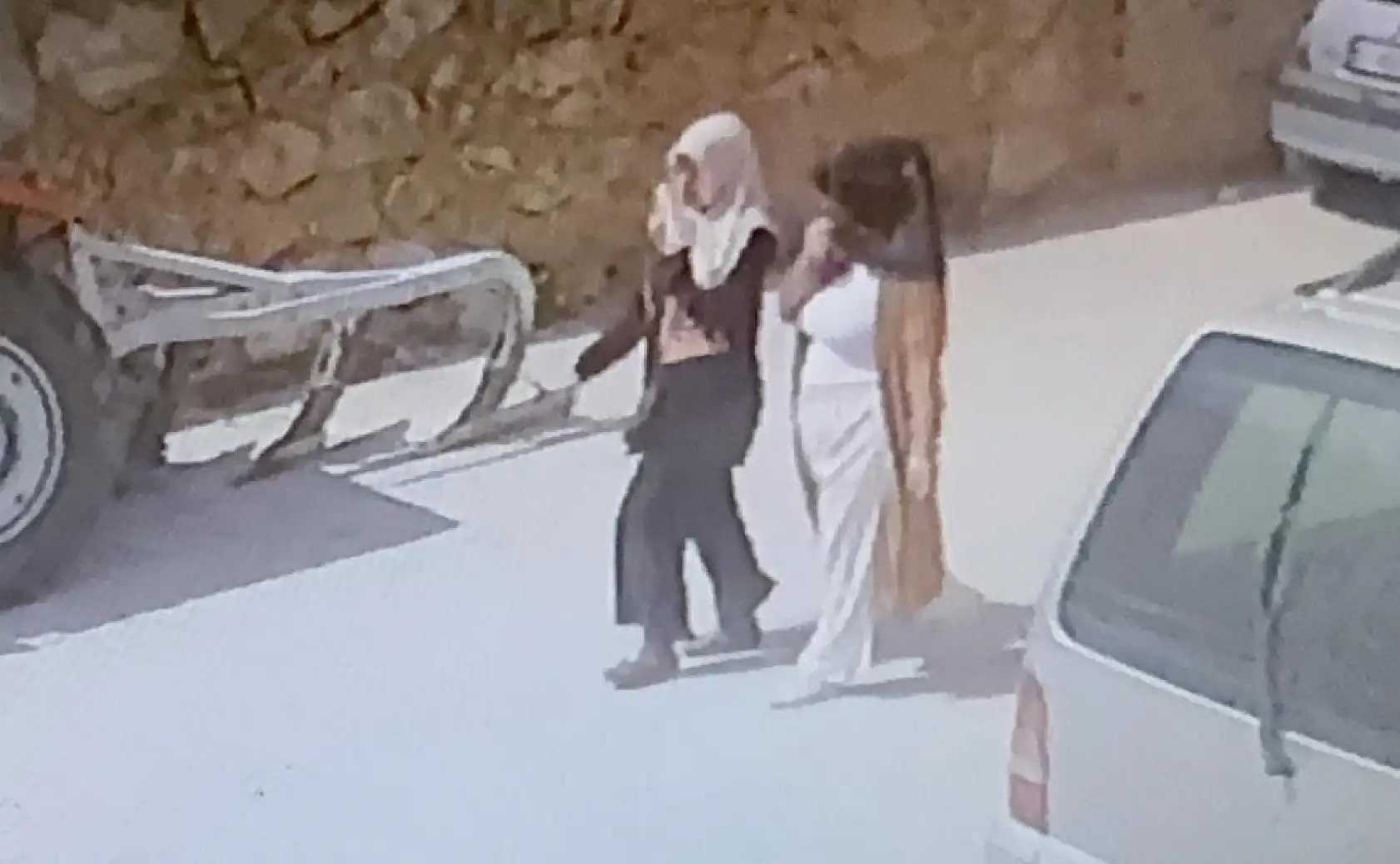 Kucağındaki bebeğiyle cezaevine gitti