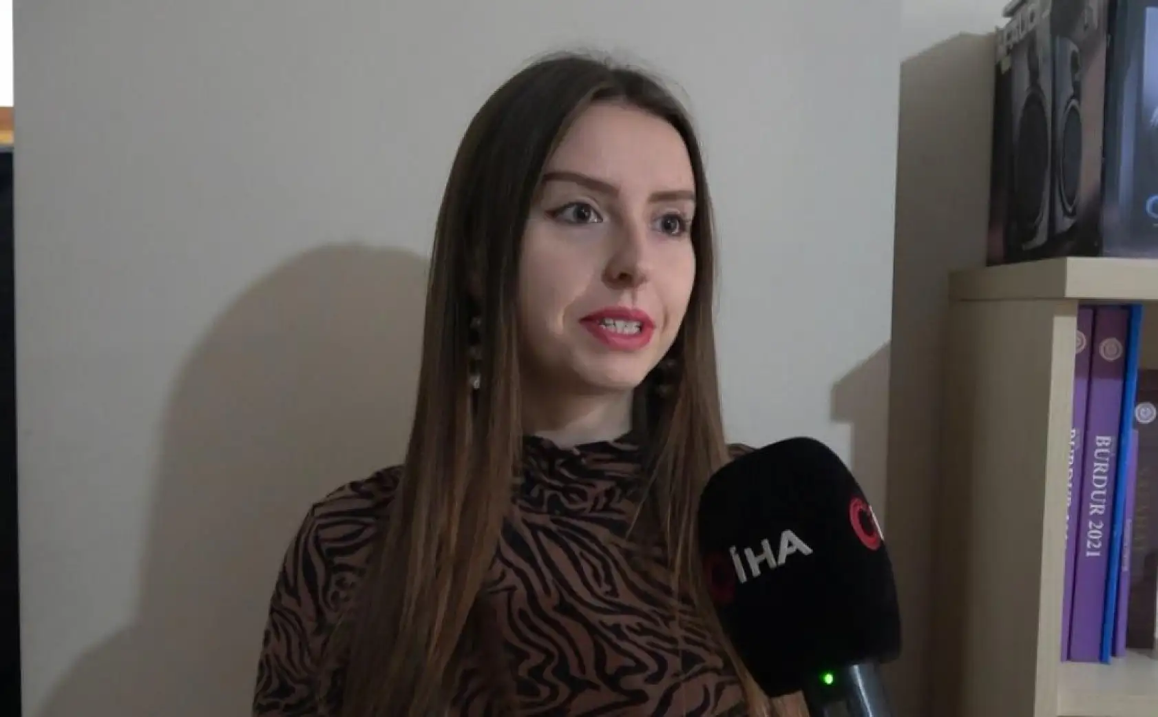 Genç kızı avukat gibi arayıp dolandırmaya çalıştı, sert kaya çarptığını anlayınca iş teklifinde bulundu