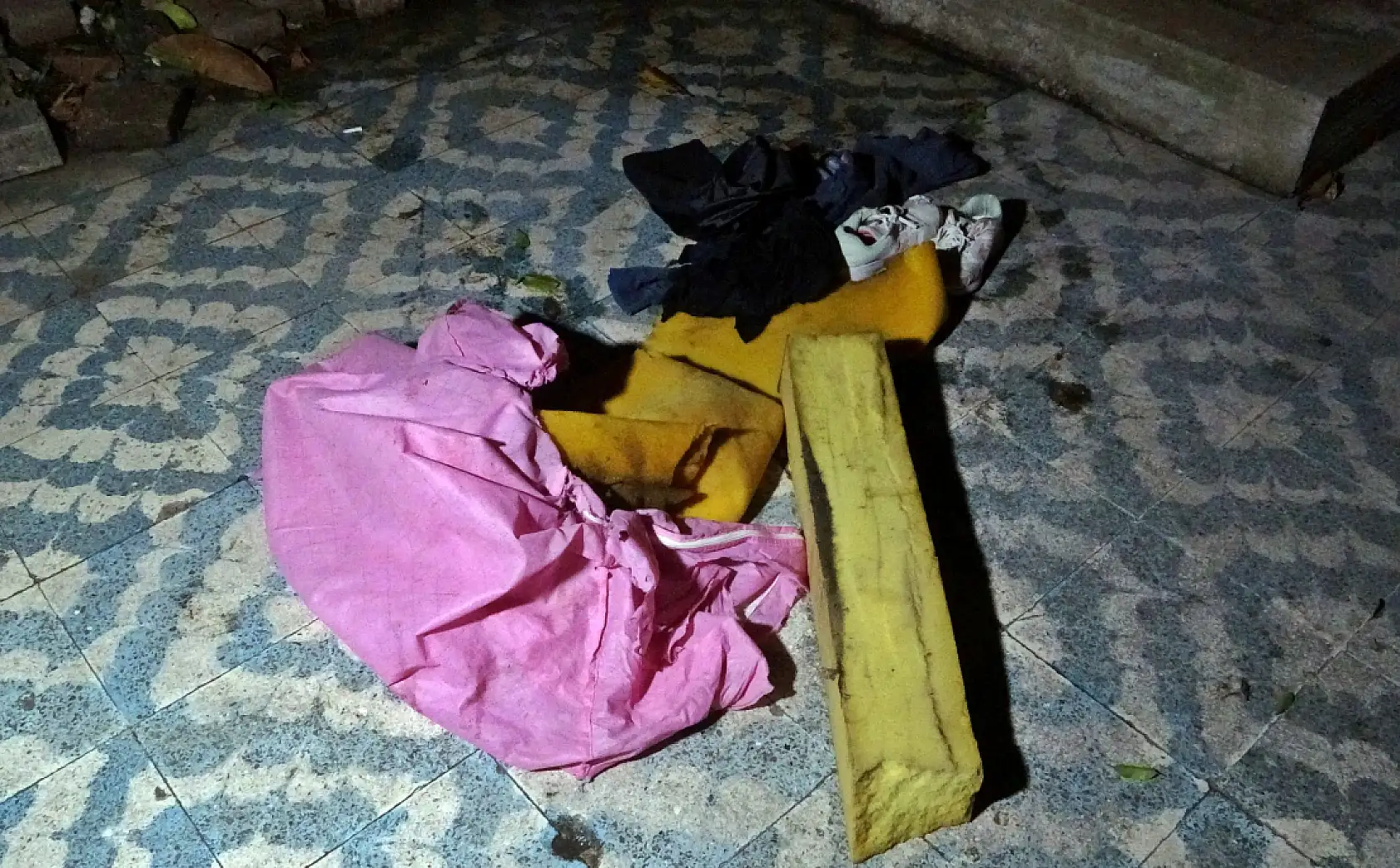 Mahallede yakmadığı yer kalmadı, bu seferki hedefi bayan kuaförü oldu