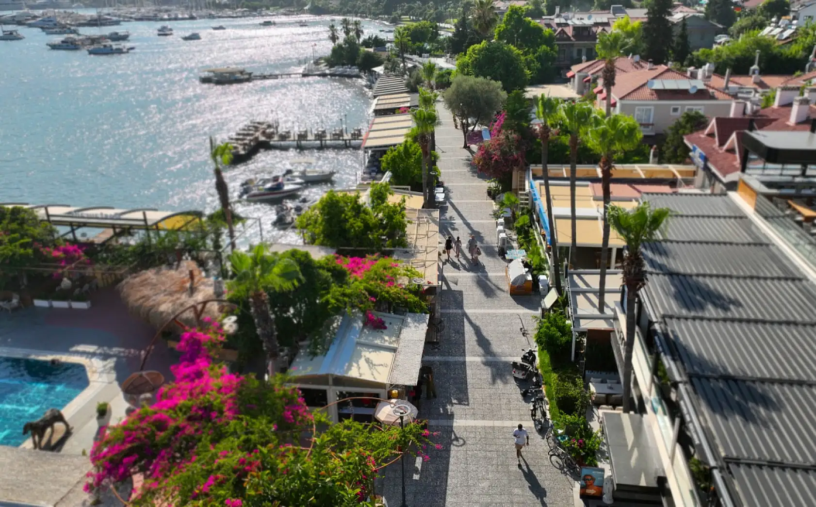 Fethiye Belediyesi'nden Göcek Sahiline Modern Dokunuş