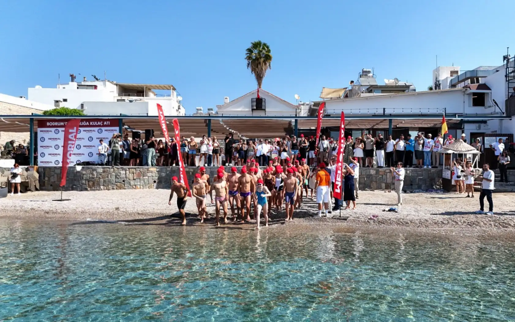 Bodrum'da sağlık için kulaç attılar