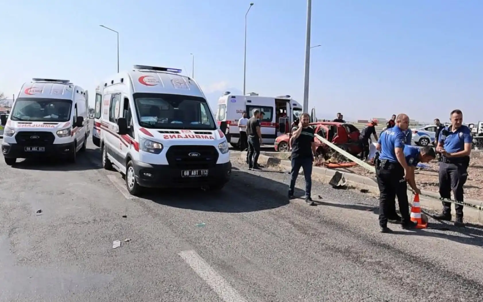 Sınava giden araçlar çarpıştı: 1 ölü, 4'ü ağır 10 yaralı