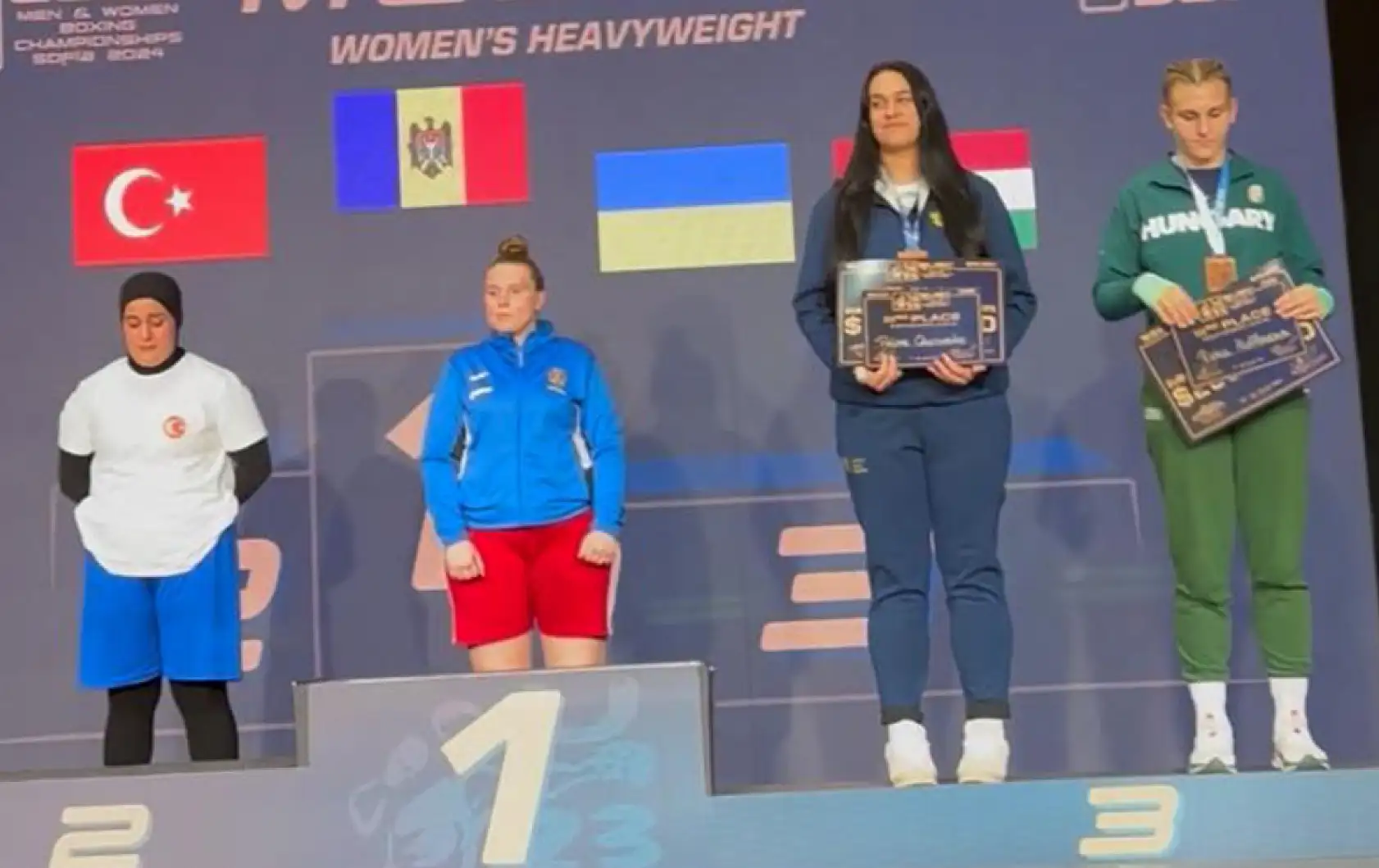 Muğlalı boksör kızlardan Avrupa'da büyük başarı