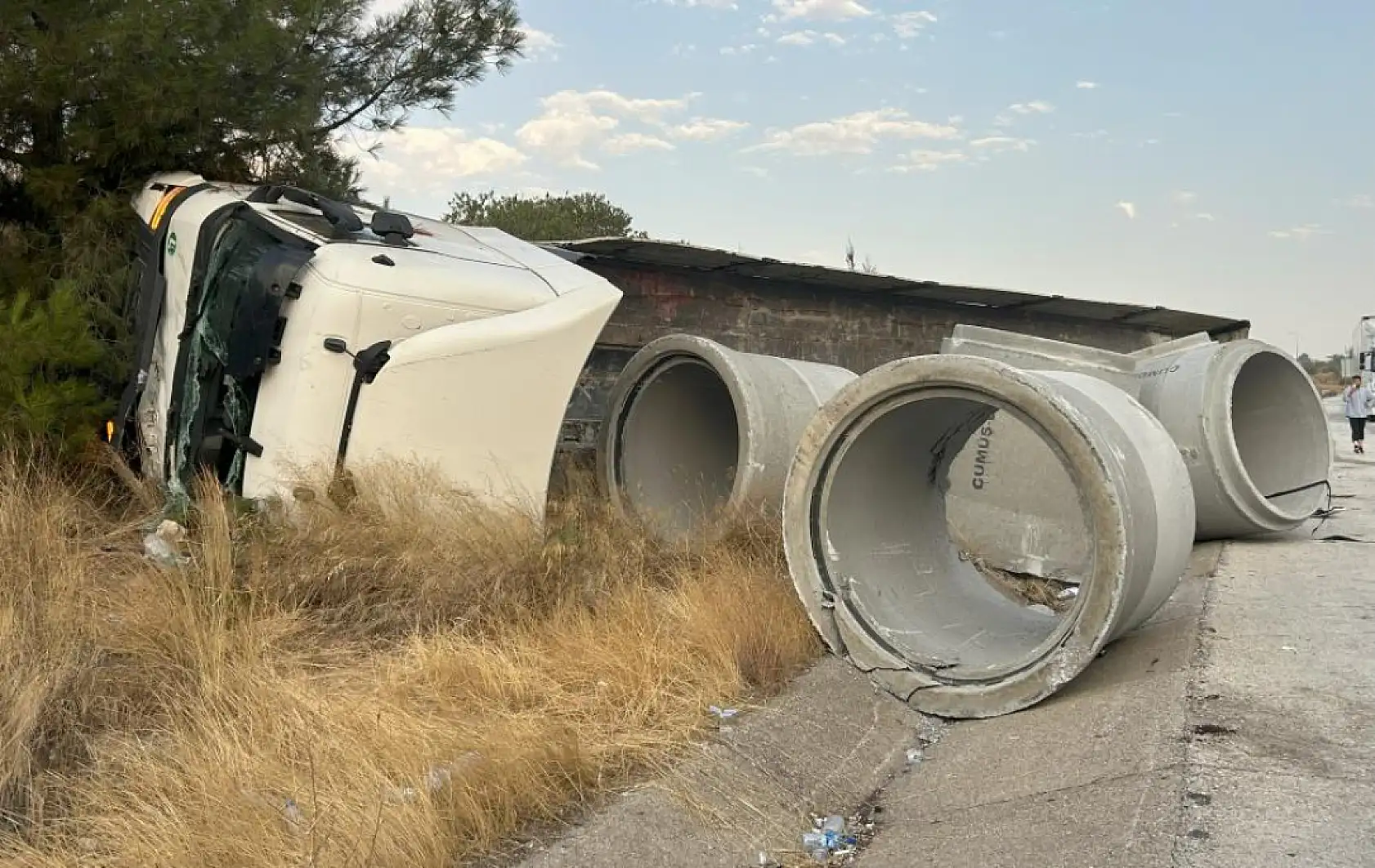Muğla'dan Batman'a Giden Araç Tarsus'ta Kaza Yaptı