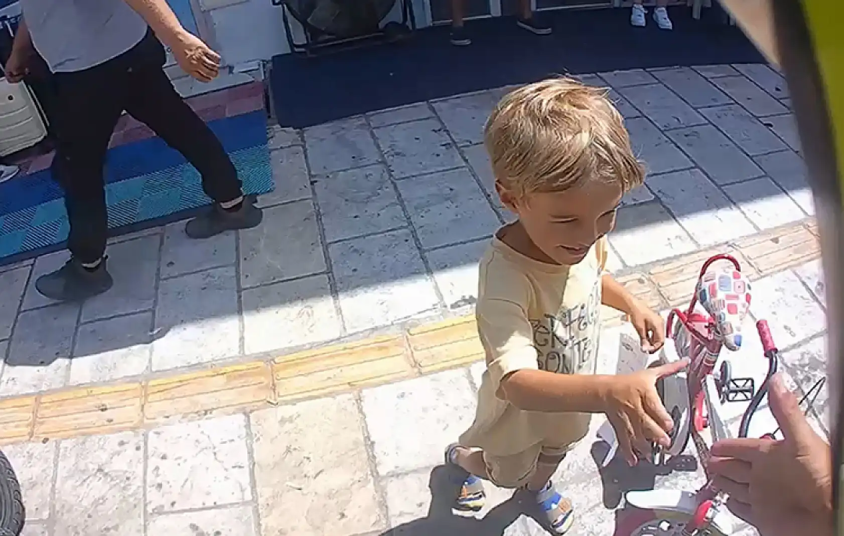 Bodrum'da polis ile bisikletli çocuğun 'trafik cezası' diyaloğu gülümsetti