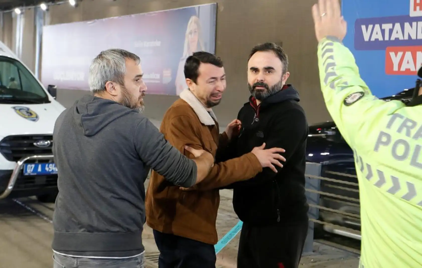 Cansız bedeninin yanı başındaki cep telefonunda çağrılar birikti, kimse telefona bakamadı