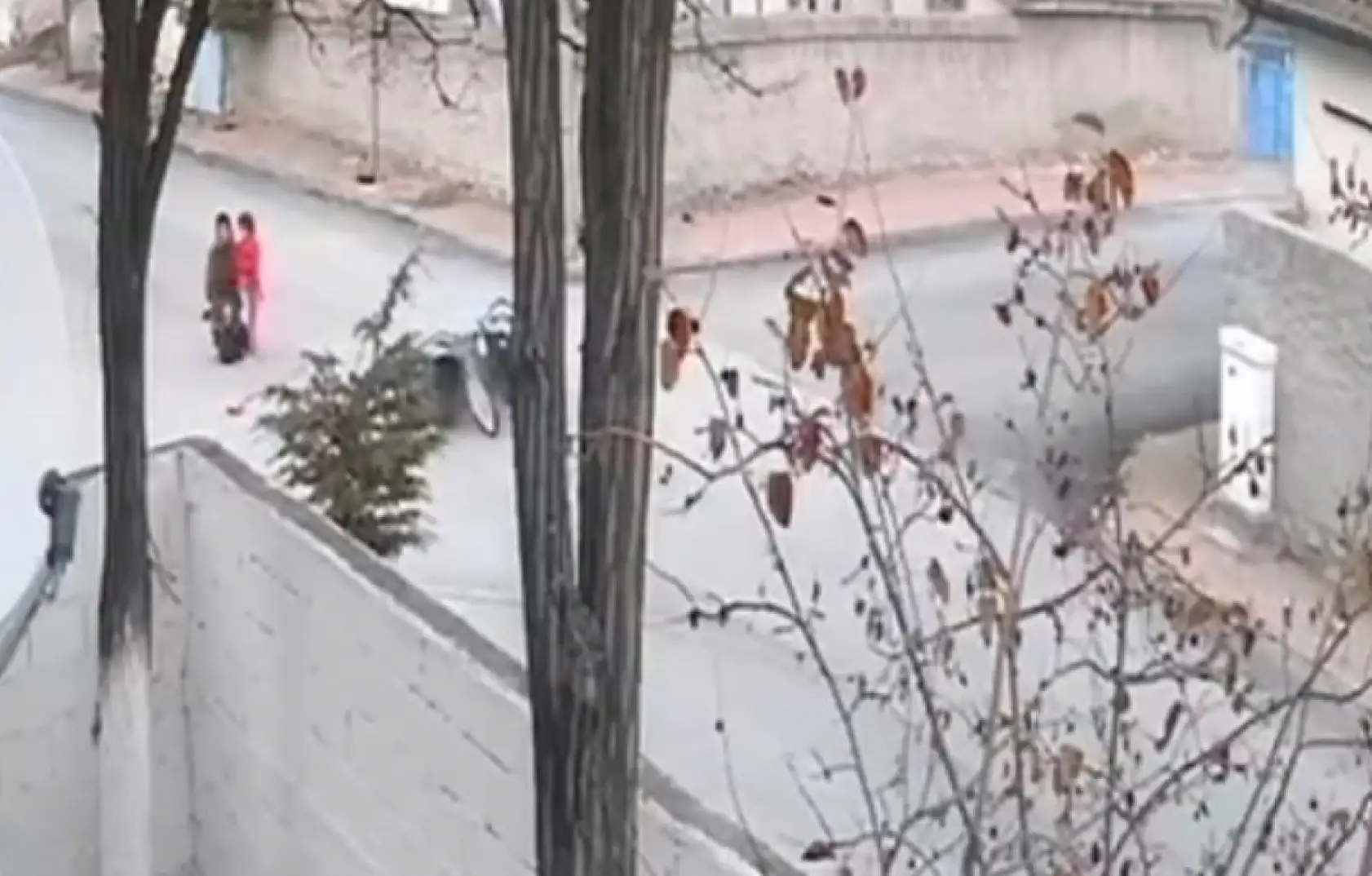 Ölümden dönen baba ile küçük kızın birbirine sarılması yürekleri burktu