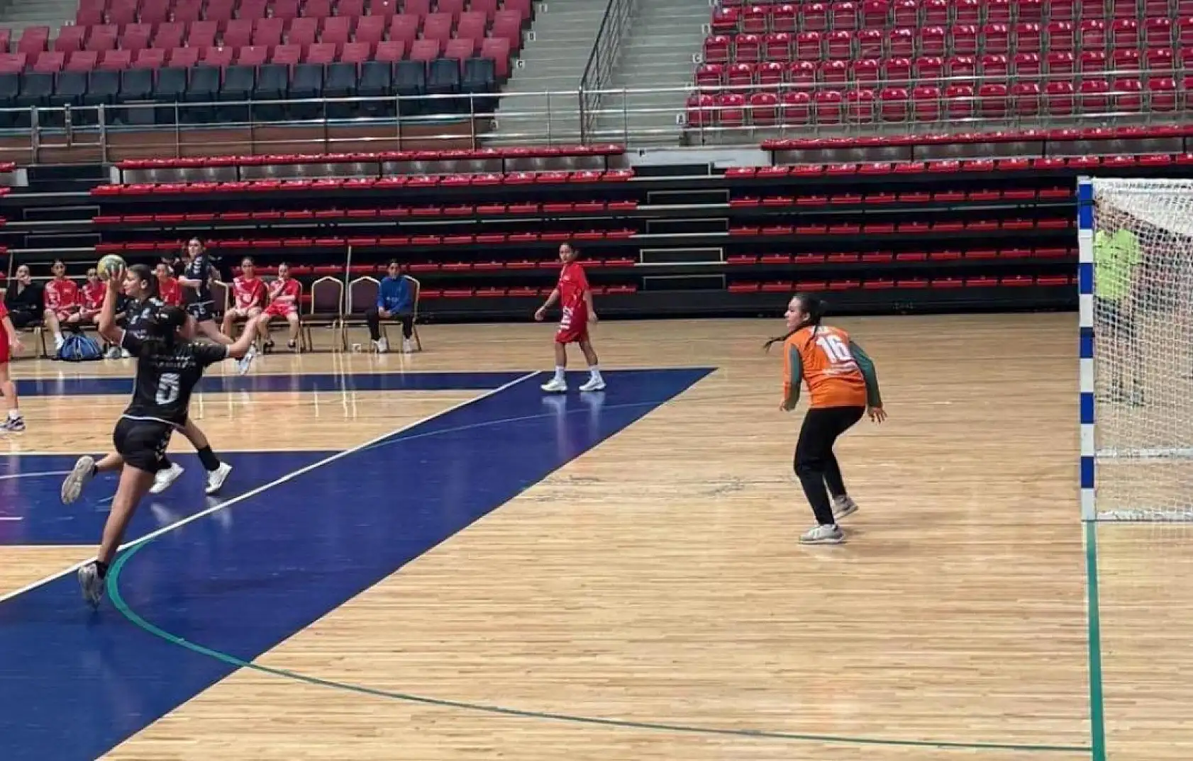 Yalıkavakspor altyapısı mevlana turnuvasına farklı galibiyetle başladı