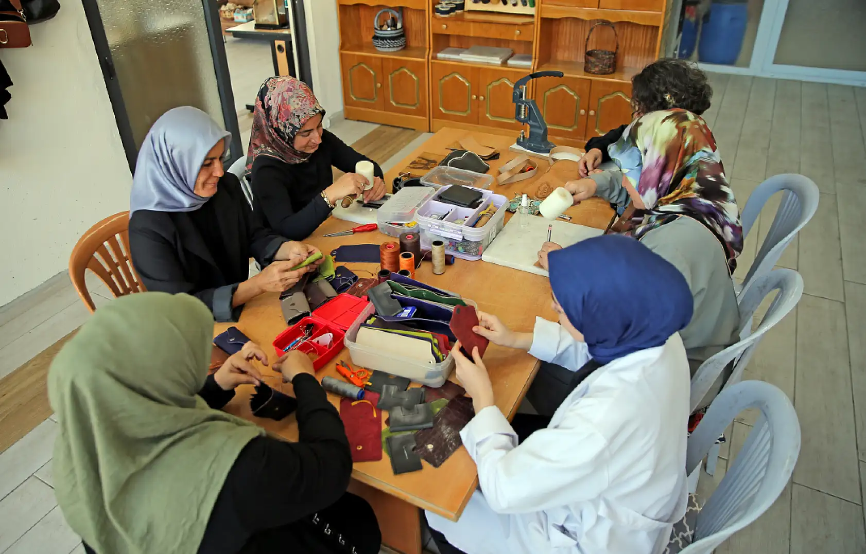 Muğla'da kooperatif kuran kadınlar yöresel ürünleri satarak gelir sağlıyor